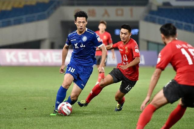 东区榜首易位！深圳队绝杀东莞队，季后赛争夺白热化